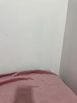 Snapshot of YourSlutBoySl chatting on December 17, 2025, 11:04 am YourSlutBoySl online show from December 17, 2025, 11:04 am