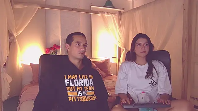 Laila asher online show from November 18, 2025, 4:49 am