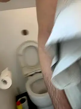 Snapshot of Woodchip chatting on November 1, 2025, 1:16 pm Woodchip online show from November 1, 2025, 1:16 pm