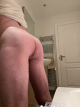 Snapshot of Woodchip chatting on November 6, 2025, 7:18 pm Woodchip online show from November 6, 2025, 7:18 pm