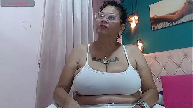 DinaDIRTY online show from November 5, 2025, 11:08 pm