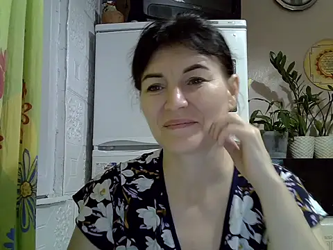 Krystal 82 online show from October 31, 2025, 5:09 pm