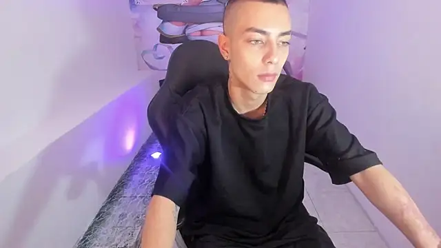 Dereck Boy8 online show from November 12, 2025, 8:45 pm