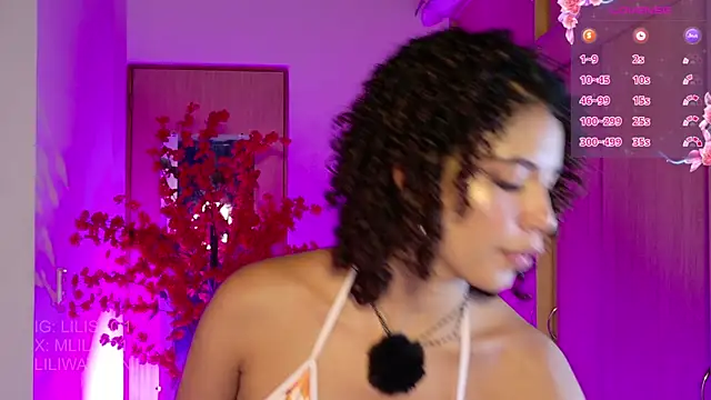 Snapshot of lilijwatson chatting on April 28, 2026, 1:48 am lilijwatson online show from April 28, 2026, 1:48 am