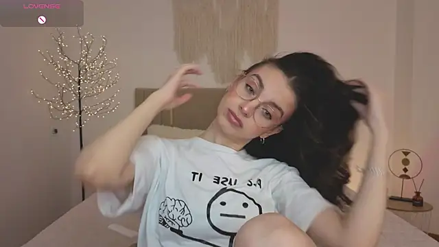 Snapshot of Real_cutie1 chatting on April 27, 2026, 12:47 pm Real cutie1 online show from April 27, 2026, 12:47 pm