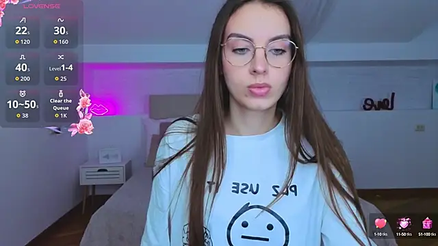 Real cutie1 online show from October 6, 2025, 9:04 pm