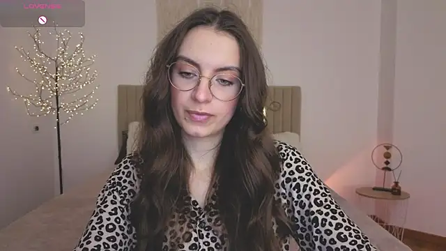 Snapshot of Real_cutie1 chatting on May 11, 2026, 2:45 pm Real cutie1 online show from May 11, 2026, 2:45 pm