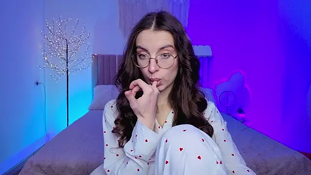 Real cutie1 online show from March 6, 2026, 1:50 pm