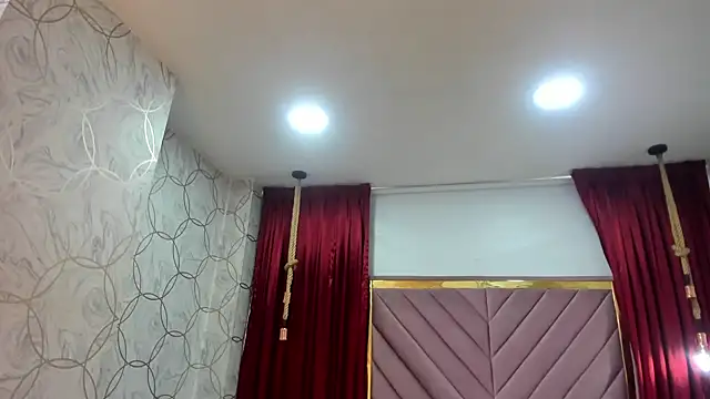 rubyrouge   online show from October 9, 2025, 7:03 pm