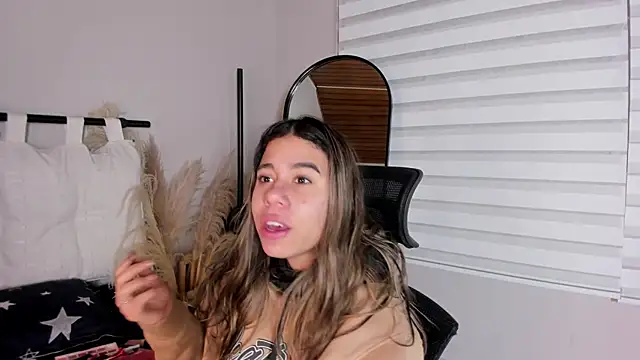 Rachell criss online show from November 6, 2025, 4:16 am