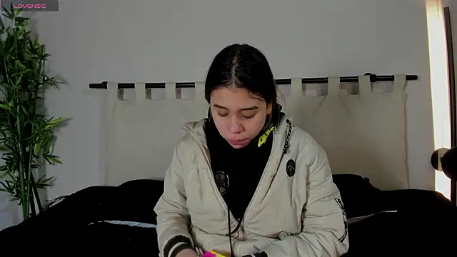 Snapshot of Rachell_criss chatting on February 14, 2026, 4:02 am Rachell criss online show from February 14, 2026, 4:02 am