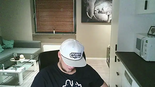 Dartanjanas13 online show from October 15, 2025, 4:48 pm