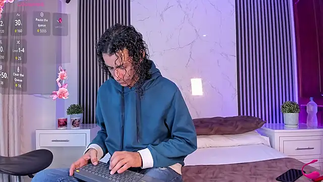 JackAndRosse  online show from December 19, 2025, 1:02 pm