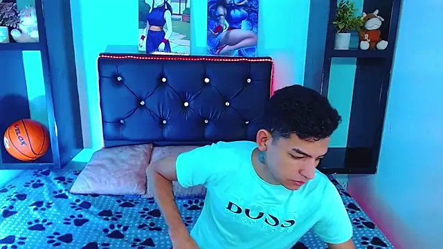 x oliver x online show from November 28, 2025, 3:50 am