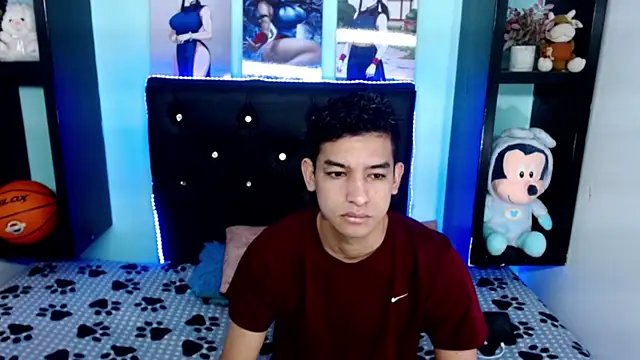 x oliver x online show from November 3, 2025, 4:39 am