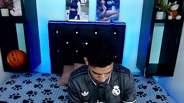 x oliver x online show from November 30, 2025, 3:07 am