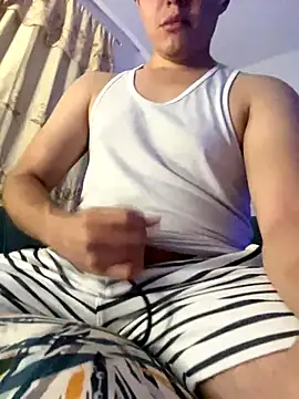 Snapshot of Milio89 chatting on October 11, 2025, 4:35 am Milio89 online show from October 11, 2025, 4:35 am