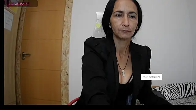 CristalVelvet online show from October 4, 2025, 4:36 am