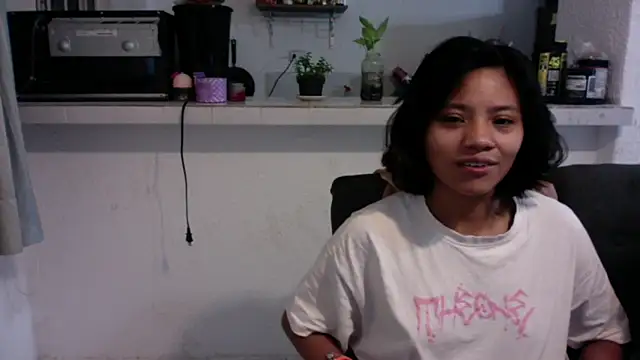 Nia Desire online show from May 26, 2026, 5:05 am