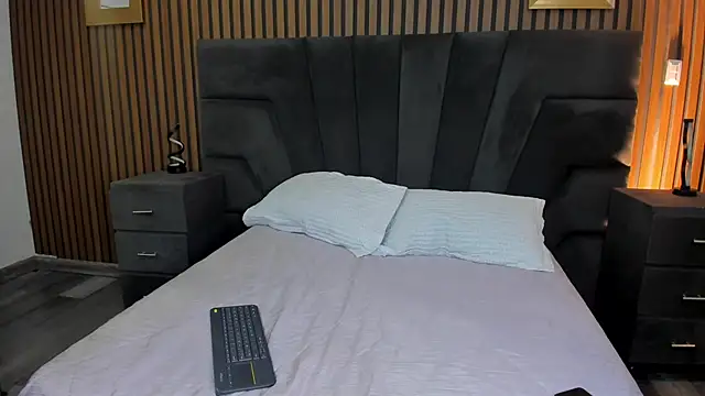 kileyyHot online show from October 12, 2025, 6:48 am