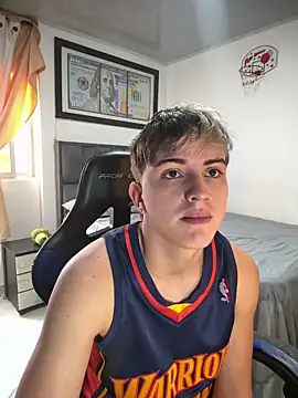 Justin trevor1 online show from June 13, 2026, 3:54 pm