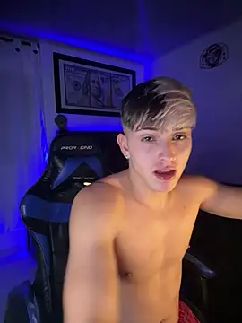 Justin trevor1 online show from April 18, 2026, 4:04 am