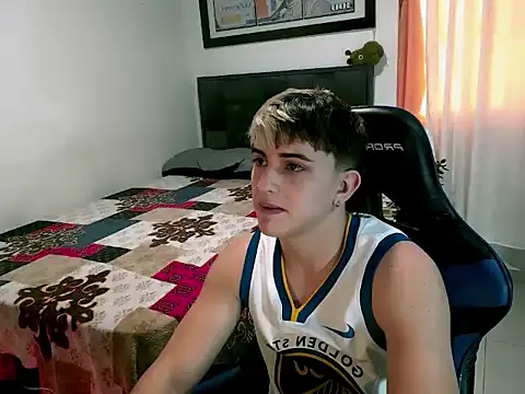 Justin trevor1 online show from June 19, 2026, 10:36 pm
