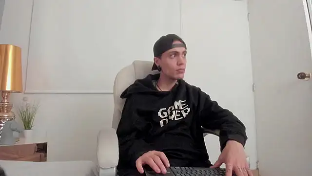 dark sun302 online show from November 25, 2025, 9:59 pm