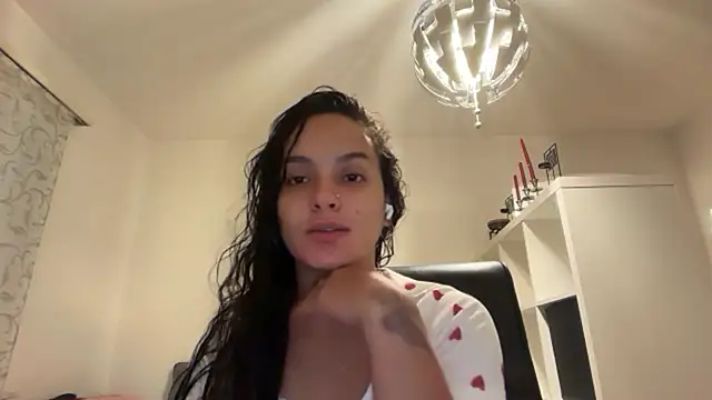 Snapshot of Maia_Park chatting on June 4, 2026, 10:14 pm Maia Park online show from June 4, 2026, 10:14 pm