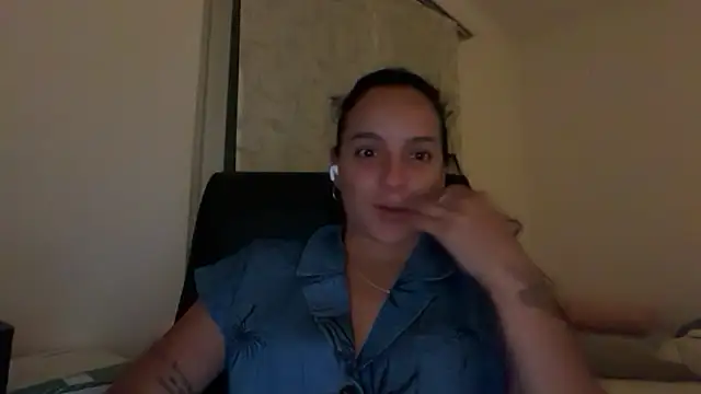 Snapshot of Maia_Park chatting on May 29, 2026, 11:33 pm Maia Park online show from May 29, 2026, 11:33 pm
