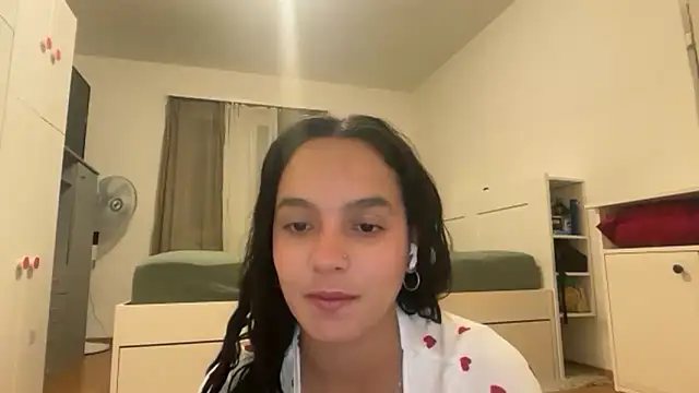 Snapshot of Maia_Park chatting on May 1, 2026, 10:15 pm Maia Park online show from May 1, 2026, 10:15 pm
