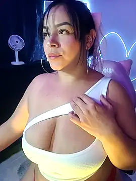 Danniela20 online show from November 11, 2025, 6:19 am