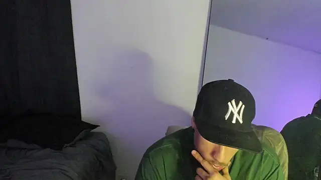 Snapshot of ThiagoLugo chatting on December 5, 2025, 4:00 am ThiagoLugo online show from December 5, 2025, 4:00 am