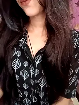 Queen Pooja7 online show from September 17, 2025, 5:04 pm