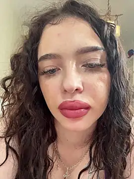 Snapshot of Hannah_xBaby chatting on December 4, 2025, 5:12 pm Hannah xBaby online show from December 4, 2025, 5:12 pm