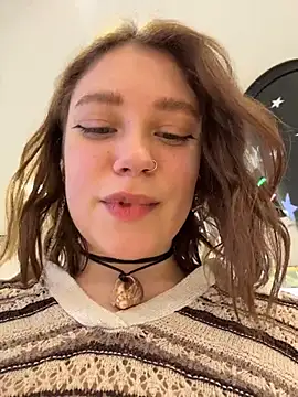 lucy-joy online show from November 16, 2025, 8:19 am