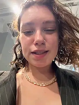 lucy-joy online show from October 12, 2025, 10:49 am