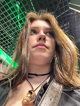 lucy-joy online show from April 3, 2026, 9:16 am