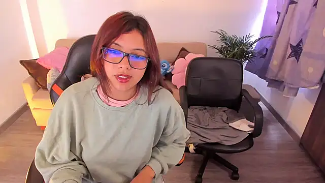 Verolake online show from November 22, 2025, 3:11 pm