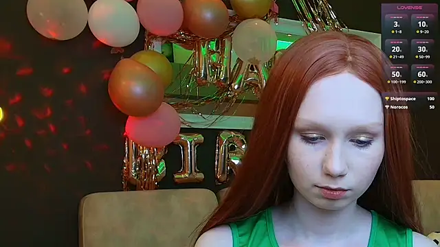 FoxyMira online show from June 18, 2026, 5:29 pm