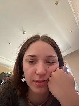 DollyTall online show from March 28, 2026, 9:32 am