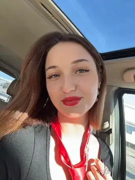 DollyTall online show from October 30, 2025, 7:06 am