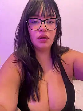 Snapshot of Emily_Taylor2 chatting on April 25, 2026, 2:03 am Emily Taylor2 online show from April 25, 2026, 2:03 am