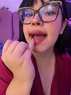 Snapshot of Emily_Taylor2 chatting on February 8, 2026, 10:07 pm Emily Taylor2 online show from February 8, 2026, 10:07 pm