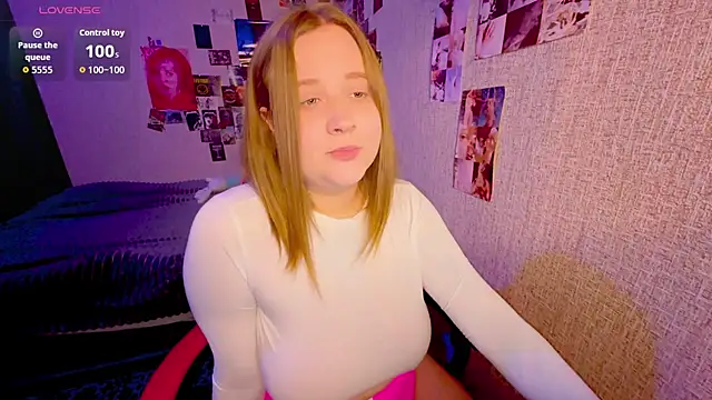 NaomiRey1 online show from July 16, 2026, 9:23 pm