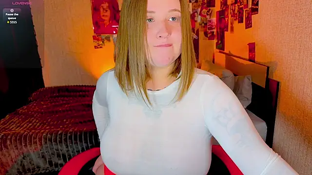 NaomiRey1 online show from April 23, 2026, 5:47 pm