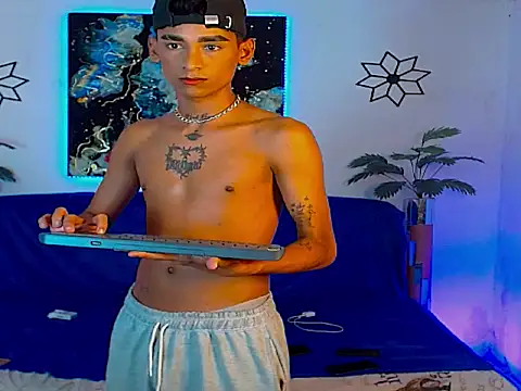 Snapshot of gabo_hotboy chatting on May 17, 2026, 4:45 am gabo hotboy online show from May 17, 2026, 4:45 am