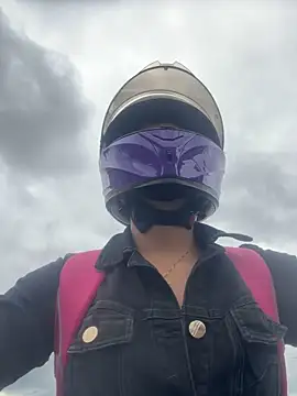 Camilla Miller01 online show from April 10, 2026, 6:15 pm