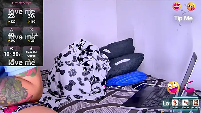 karla sexy21 online show from March 28, 2026, 4:24 am