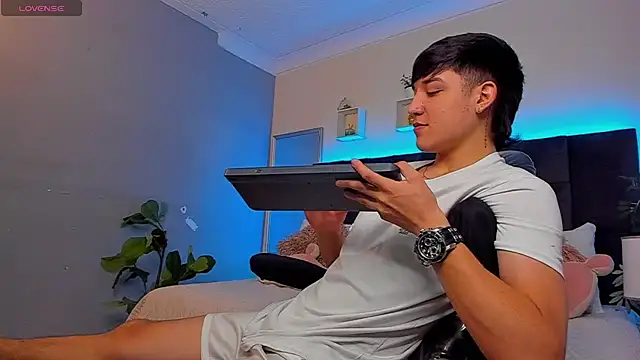 Ares di martin online show from December 16, 2025, 4:00 pm